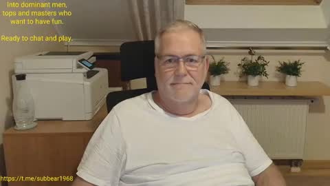 subbear1968 online show from May 17, 8:05 pm
