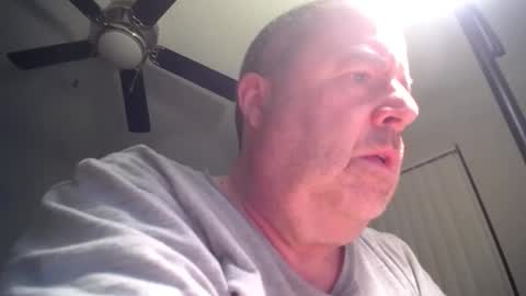 Snapshot of subswichuser00060960 chatting on March 9, 9:02 am subswitchuser online show from March 9, 9:02 am