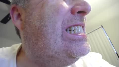 Snapshot of subswichuser00060960 chatting on December 29, 2:21 pm subswitchuser online show from December 29, 2:21 pm