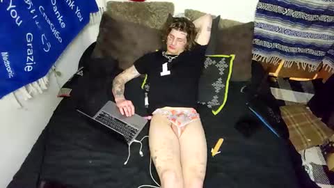 sugadee online show from March 7, 11:40 am