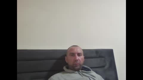 super42835015 online show from May 1, 8:33 pm