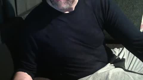 Snapshot of swartarn chatting on December 4, 5:44 pm ArnSwart online show from December 4, 5:44 pm