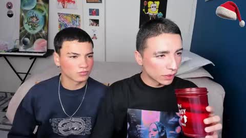 Snapshot of sweet_boys_xx chatting on December 23, 7:06 am CristianBrayan PVT OPEN online show from December 23, 7:06 am