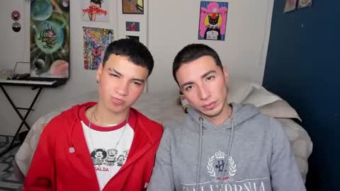 Snapshot of sweet_boys_xx chatting on January 3, 11:14 am CristianBrayan PVT OPEN online show from January 3, 11:14 am