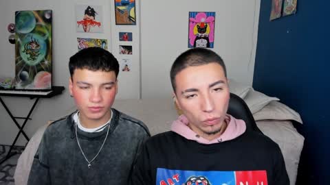 Snapshot of sweet_boys_xx chatting on January 18, 11:54 am CristianBrayan PVT OPEN online show from January 18, 11:54 am