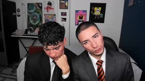Snapshot of sweet_boys_xx chatting on September 15, 1:01 pm CristianBrayan PVT OPEN online show from September 15, 1:01 pm