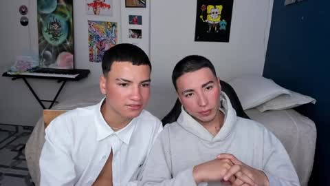 Snapshot of sweet_boys_xx chatting on December 10, 1:00 pm CristianBrayan PVT OPEN online show from December 10, 1:00 pm