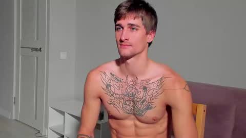 sweet_smith8 online show from December 14, 6:24 am