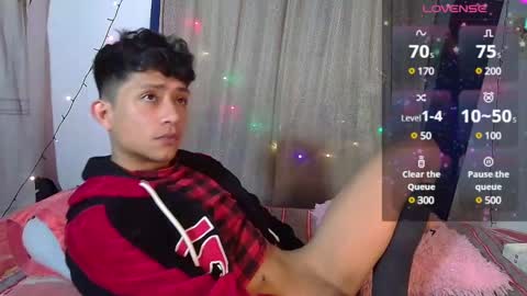 Snapshot of sweetc4meron chatting on December 27, 10:45 am Cameron Alejandro online show from December 27, 10:45 am