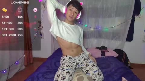 Snapshot of sweetc4meron chatting on December 23, 2:39 pm Cameron Alejandro online show from December 23, 2:39 pm