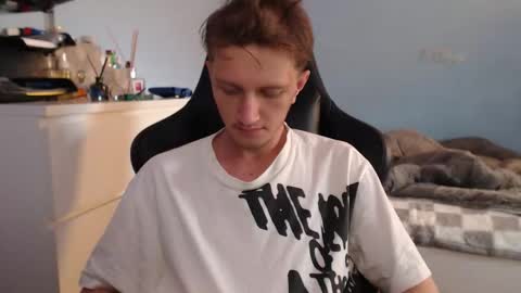 Snapshot of sweetieecreamy chatting on October 30, 1:23 pm Cat online show from October 30, 1:23 pm