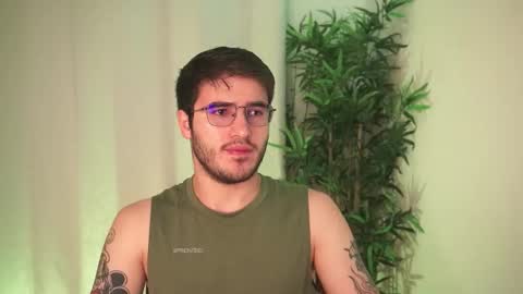 t0ny_wylie online show from March 18, 7:33 am