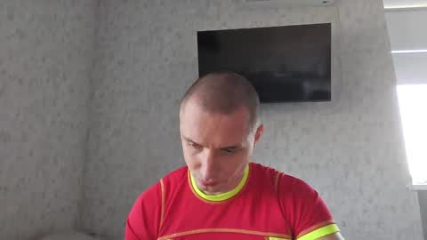 Den online show from March 23, 9:26 am