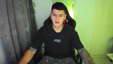 t_moon_1 online show from May 13, 3:25 am