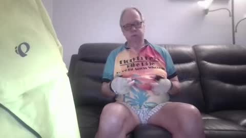 tacrunner66_ online show from April 12, 2:07 pm