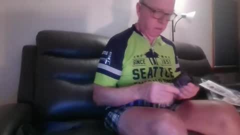 tacrunner66_ online show from October 22, 1:48 pm