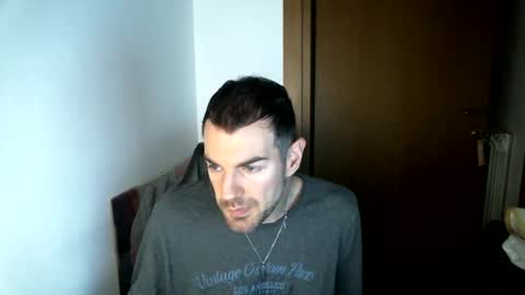 Snapshot of taf1989 chatting on December 12, 6:36 am taf1989 online show from December 12, 6:36 am