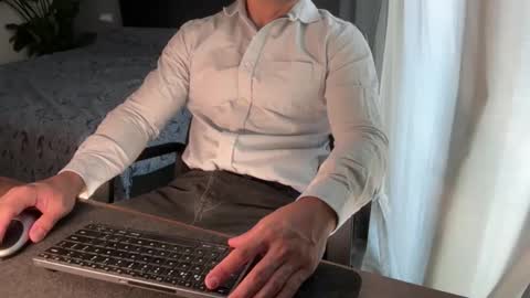 tarquit8 online show from May 31, 7:53 am