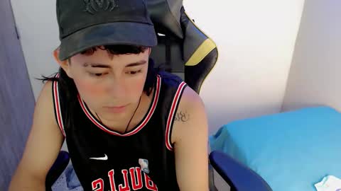 T A T A N online show from November 26, 8:34 pm