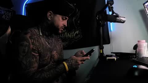 tatted_daddy69 online show from June 18, 4:14 am