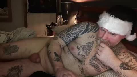 Snapshot of tattooeddilf01 chatting on December 15, 2:08 am Tattooeddilf 01 online show from December 15, 2:08 am