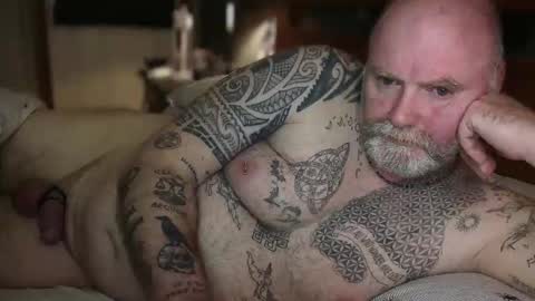 Tattooeddilf 01 online show from April 10, 11:12 pm