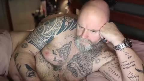 Snapshot of tattooeddilf01 chatting on January 22, 11:00 pm Tattooeddilf 01 online show from January 22, 11:00 pm