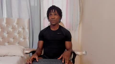 Snapshot of tau_montes chatting on October 9, 8:14 pm tau_montes online show from October 9, 8:14 pm