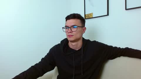 taurus4k online show from December 17, 3:39 am