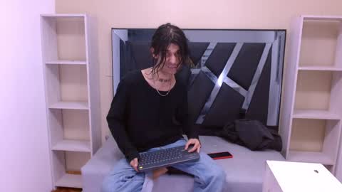 tayler online show from February 25, 3:09 am