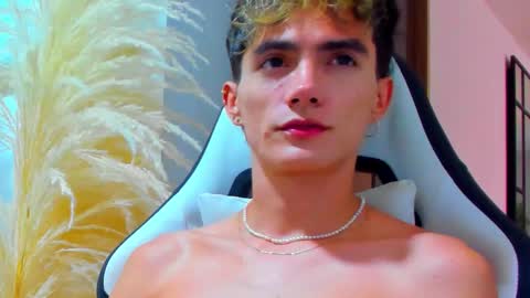 tayler_swift1 online show from January 10, 7:50 pm