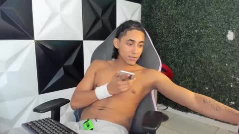 Taylor online show from March 26, 1:43 am