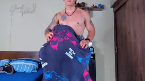 taylor_mclane1 online show from November 22, 6:40 pm