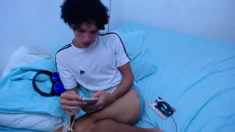 Tayron online show from January 7, 3:00 pm