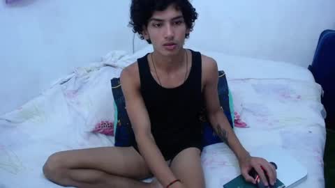 Tayron online show from December 15, 6:04 pm