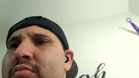 Snapshot of tboy833 chatting on February 21, 4:37 pm Luis online show from February 21, 4:37 pm