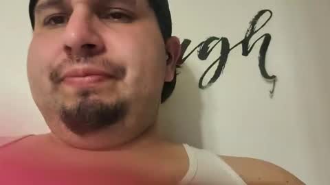 Snapshot of tboy833 chatting on September 15, 5:42 am Luis online show from September 15, 5:42 am
