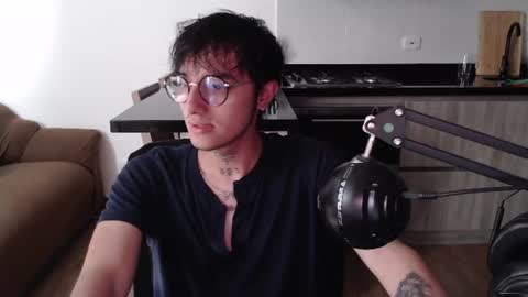 Teo independent model online show from July 3, 12:22 pm