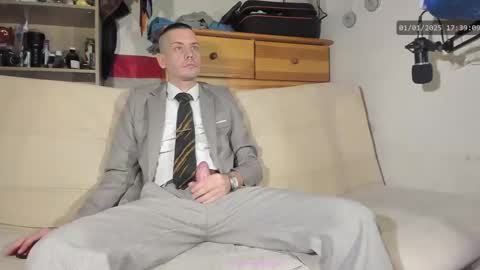 Virg Lszl online show from January 1, 4:39 pm