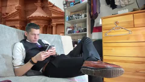 Virg Lszl online show from December 5, 5:07 pm