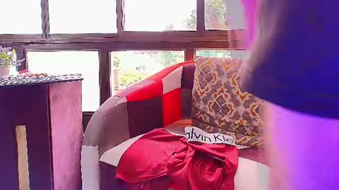 tette_valentine online show from July 8, 6:45 pm
