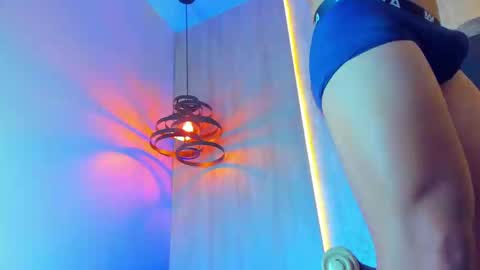 Snapshot of thaddeus_king chatting on February 27, 10:09 pm thaddeus king online show from February 27, 10:09 pm