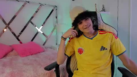 thanier_18 online show from June 27, 7:19 pm