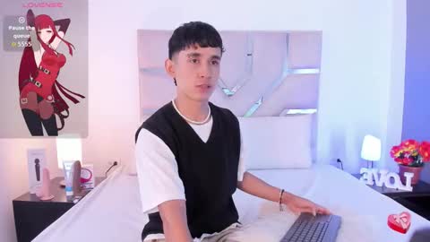 Thayler  online show from September 19, 11:32 am