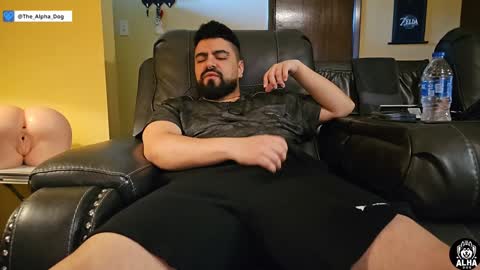 the_alpha_dog_xxx online show from December 3, 8:50 pm