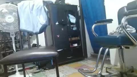 thehousedog online show from December 2, 2:47 am