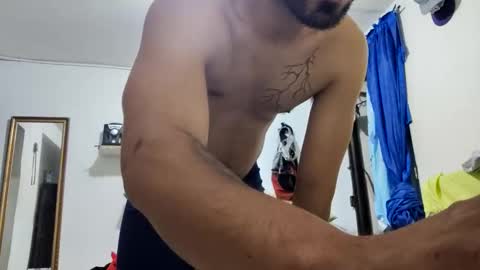 thehousedog online show from February 6, 12:43 am