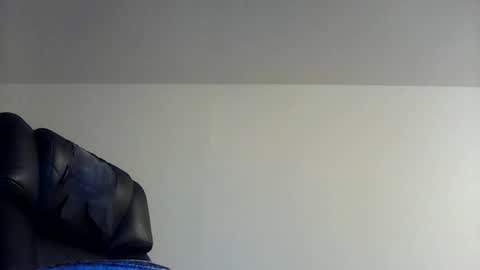 theman18951pa online show from April 22, 12:39 am