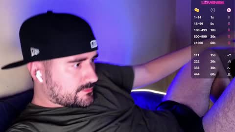 Snapshot of theoravi chatting on December 23, 2:24 am Theo Ravi online show from December 23, 2:24 am