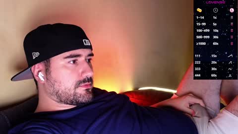 Snapshot of theoravi chatting on December 9, 2:34 am Theo Ravi online show from December 9, 2:34 am